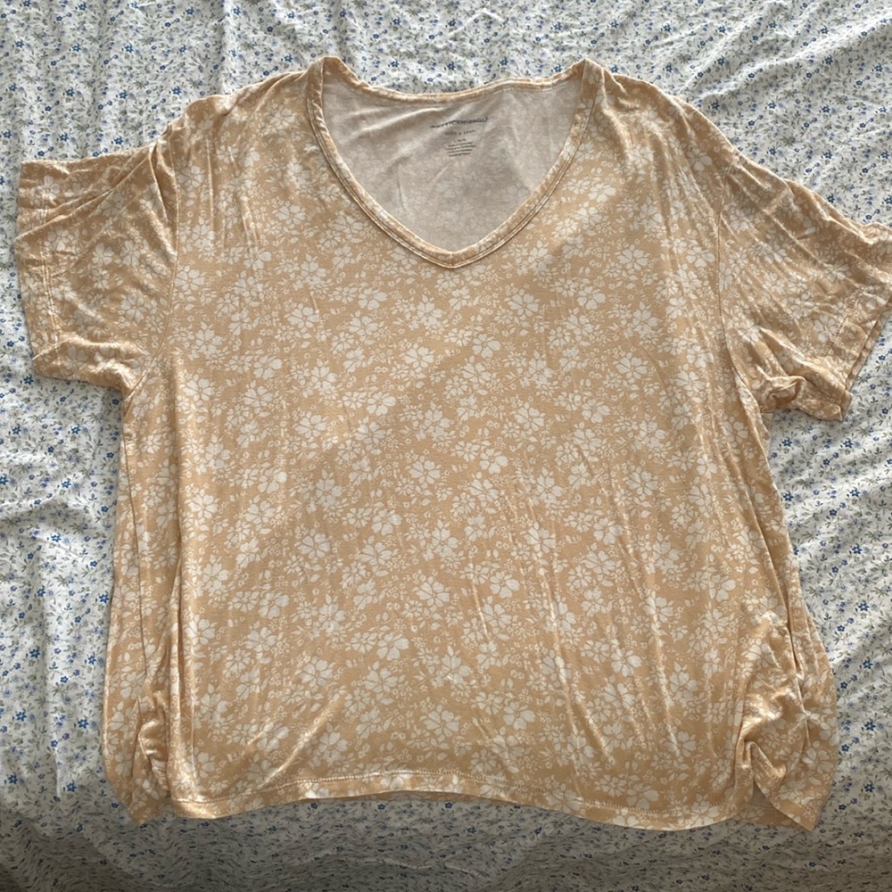 AE Soft & Sexy Tee 🦅